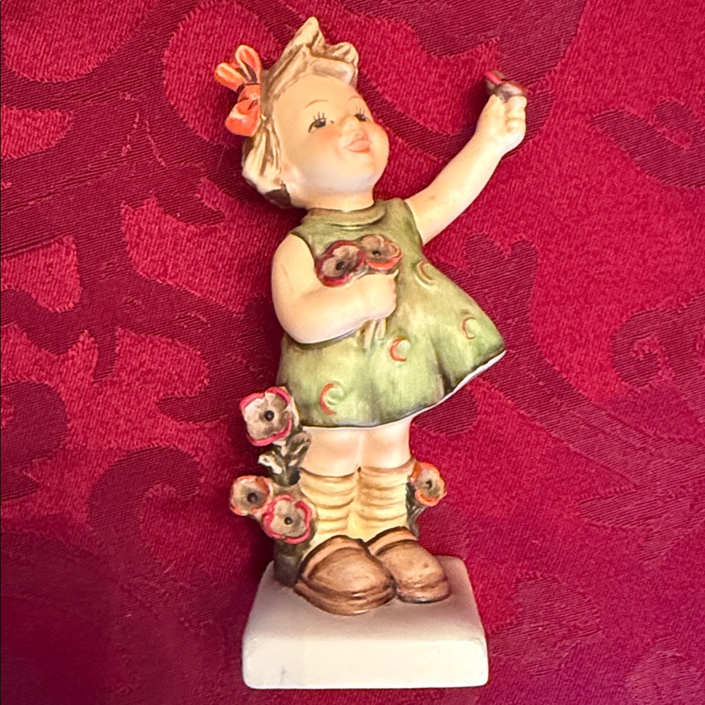 Hummel Figurine Spring Cheer 72